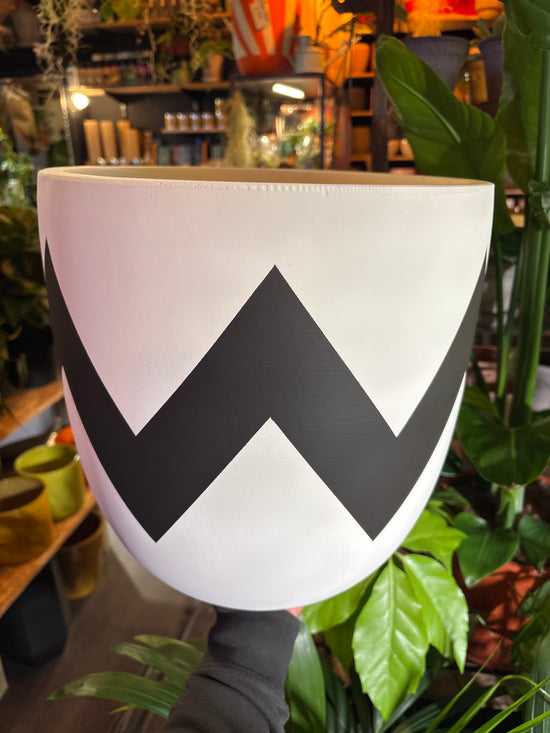 Black & White Ziggy Pow Pot | Medium