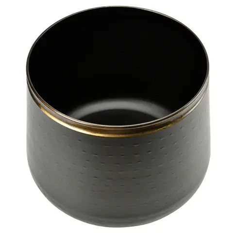 Steel Decorative floor pot. In black with a gold strip with no drainage holes for indoor houseplants, cacti and succulents. With a 27cm diameter.